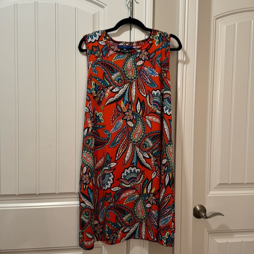 Apt. 9 sleevesless paisley dress with orange and vibrant colors Size xl.